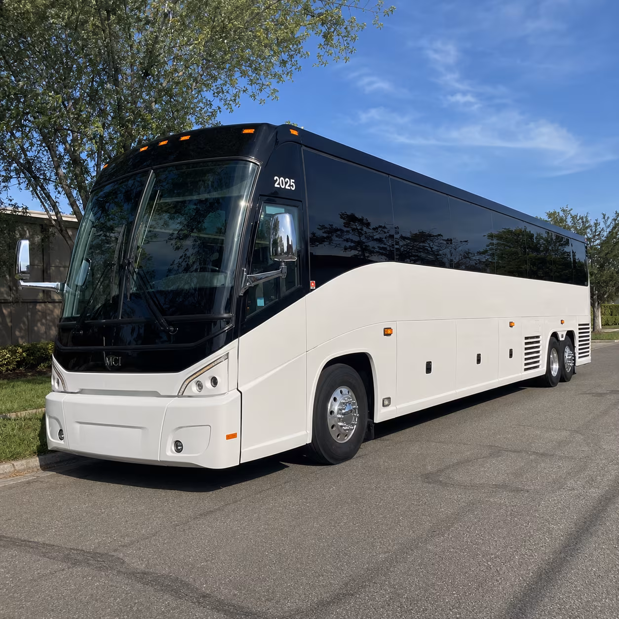 antiochcharterbuscompany com is here to make your sfo and smf airport runs easy from antioch
