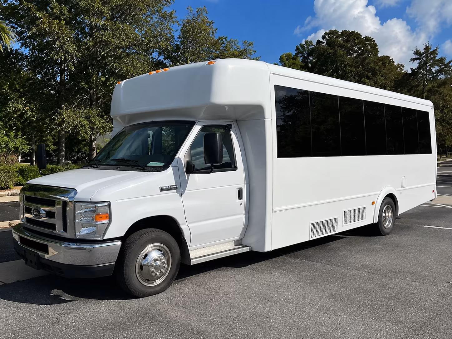 party buses make the ride to any antioch area concert its own event